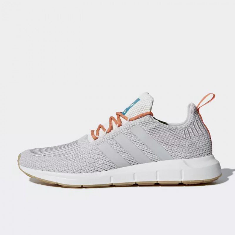 SEPATU SNEAKERS ADIDAS Swift Run