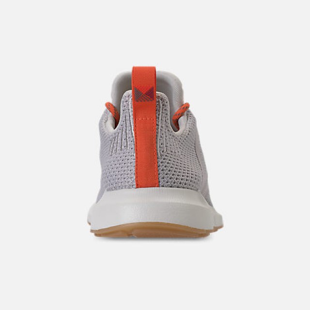 SEPATU SNEAKERS ADIDAS Swift Run
