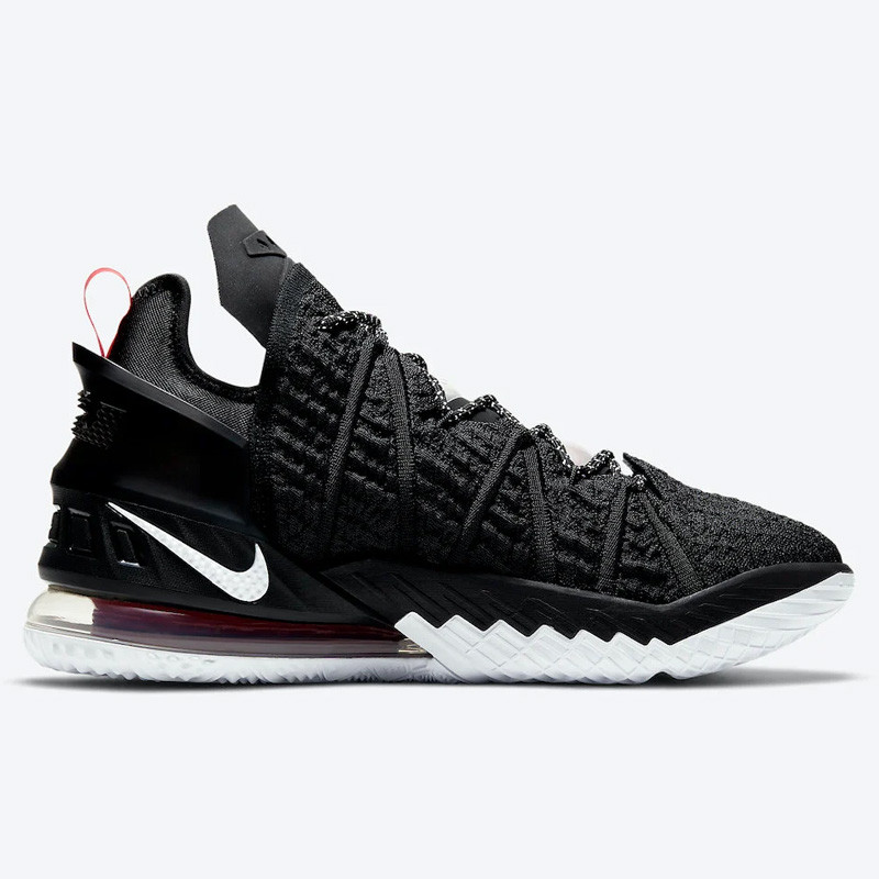 SEPATU BASKET NIKE Lebron 18