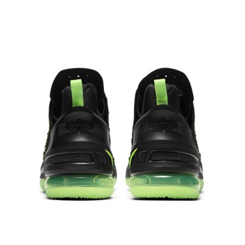 SEPATU BASKET NIKE LeBron 18 Dunkman