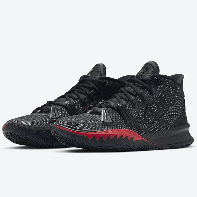 SEPATU BASKET NIKE Kyrie 7 EP