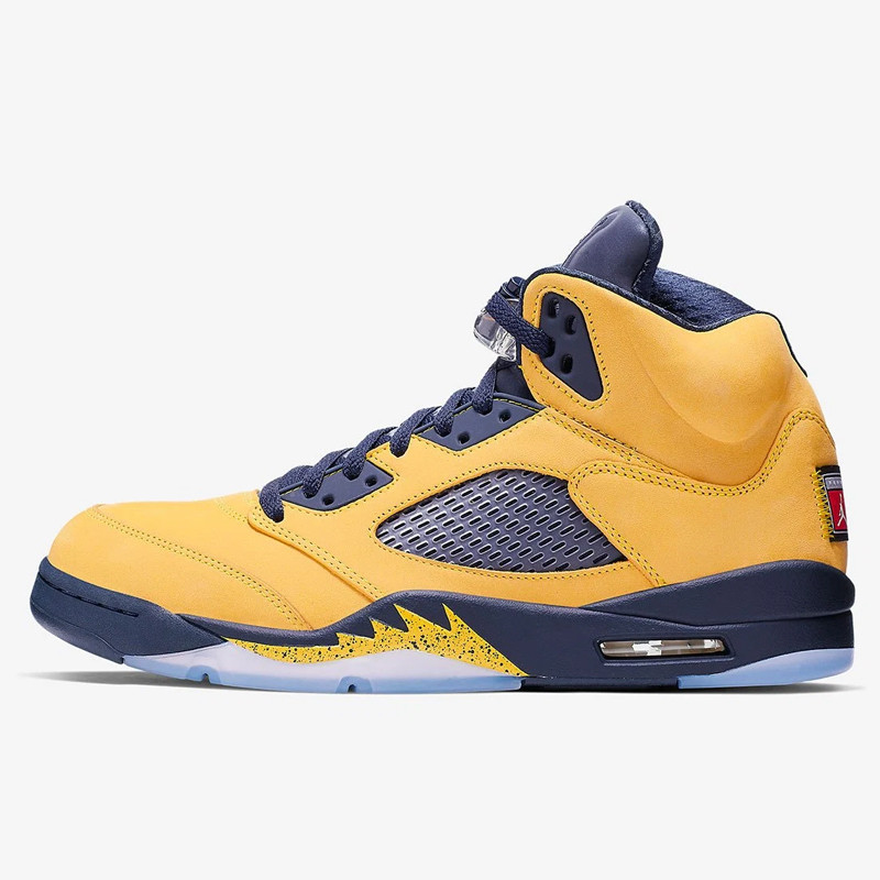 SEPATU BASKET AIR JORDAN AJ 5 Retro SE