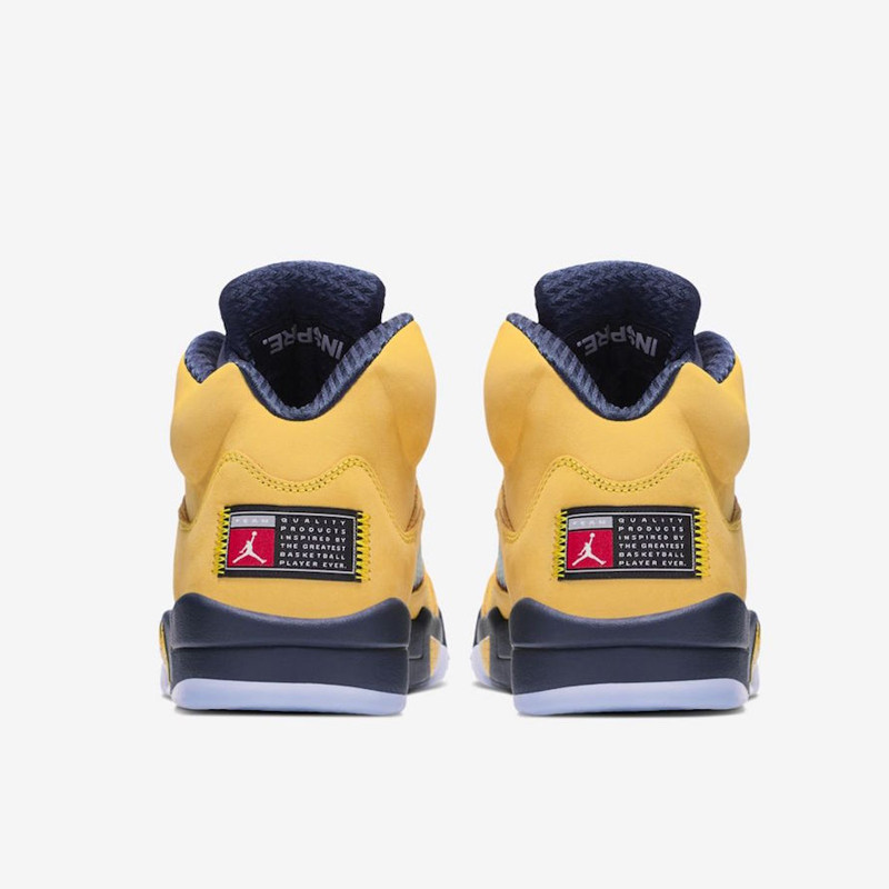 SEPATU BASKET AIR JORDAN AJ 5 Retro SE
