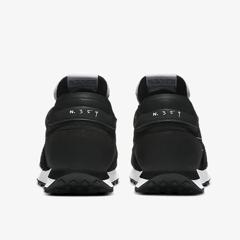 SEPATU SNEAKERS NIKE Daybreak Type