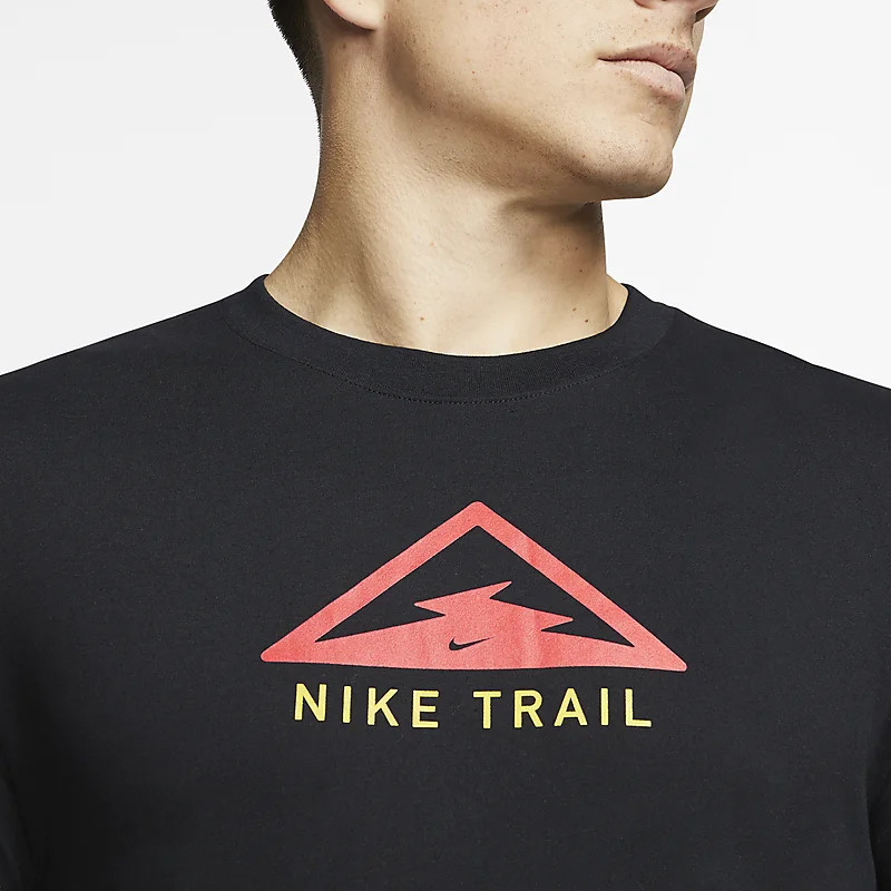 BAJU LARI NIKE Dri-FIT Trail Tee