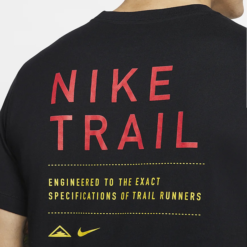 BAJU LARI NIKE Dri-FIT Trail Tee