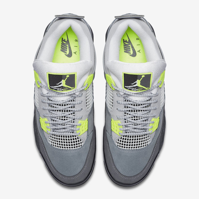 SEPATU BASKET AIR JORDAN AJ 4 Retro SE