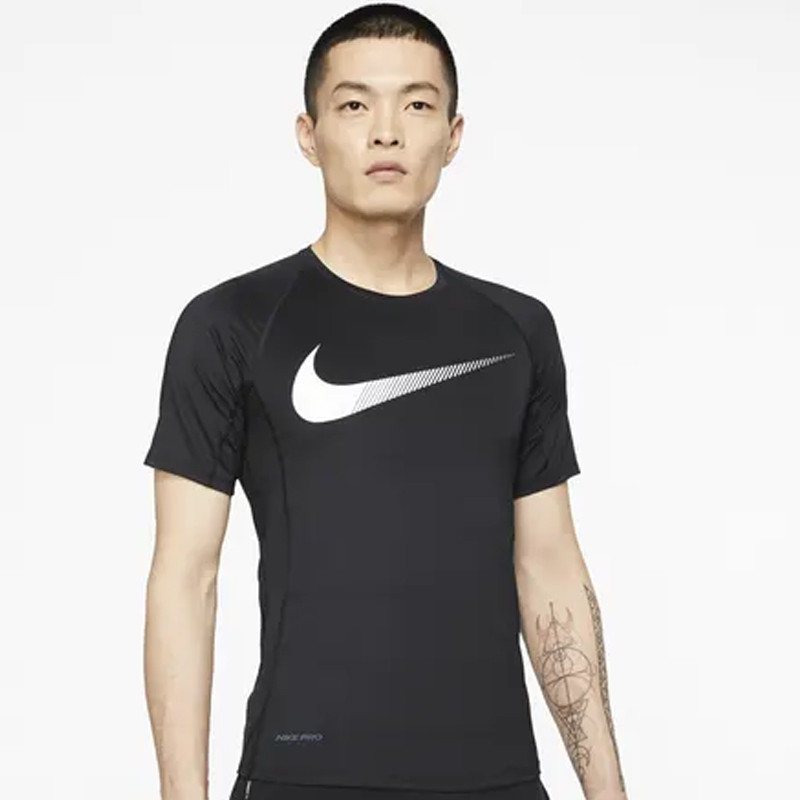 BAJU TRAINING NIKE Pro Graphic Top