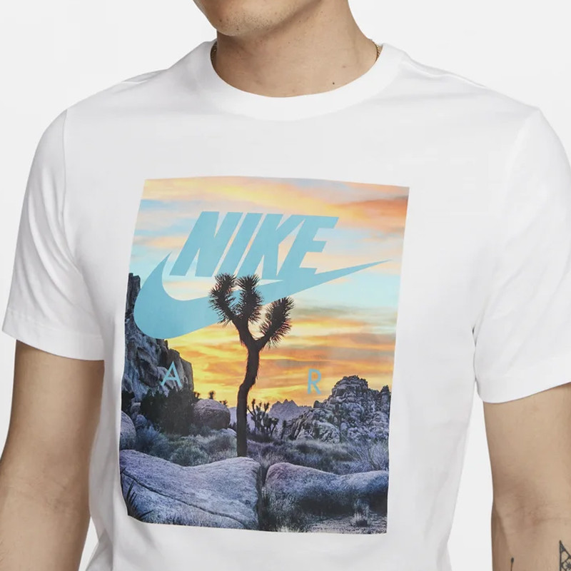 BAJU SNEAKERS NIKE NSW Festival Photo Tee