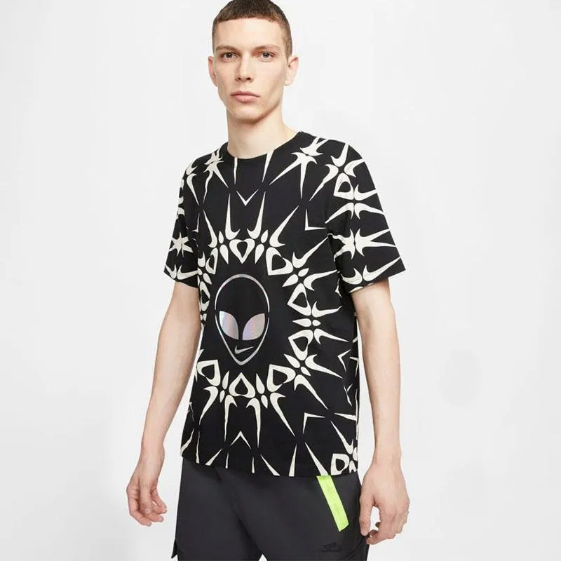 BAJU SNEAKERS NIKE Festival Print Tee