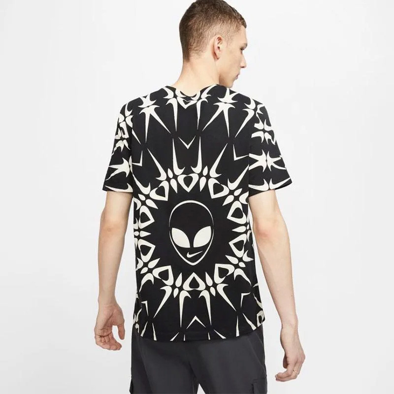 BAJU SNEAKERS NIKE Festival Print Tee