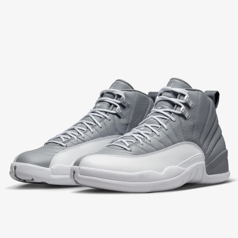 SEPATU BASKET AIR JORDAN AJ 12 Retro Stealth