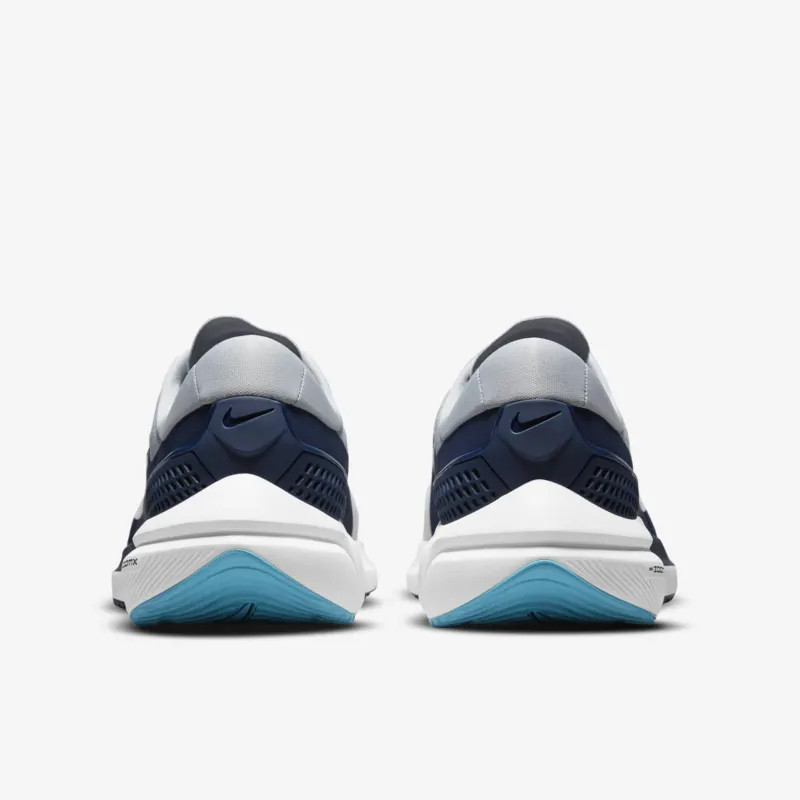 SEPATU LARI NIKE Air Zoom Vomero 15