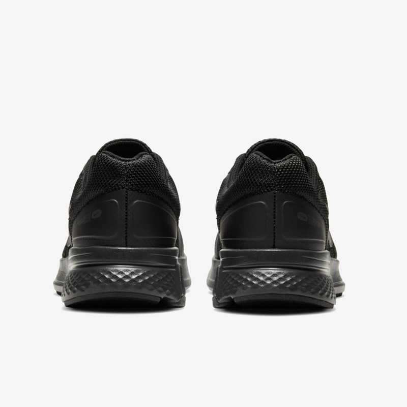 SEPATU LARI NIKE Run Swift 2
