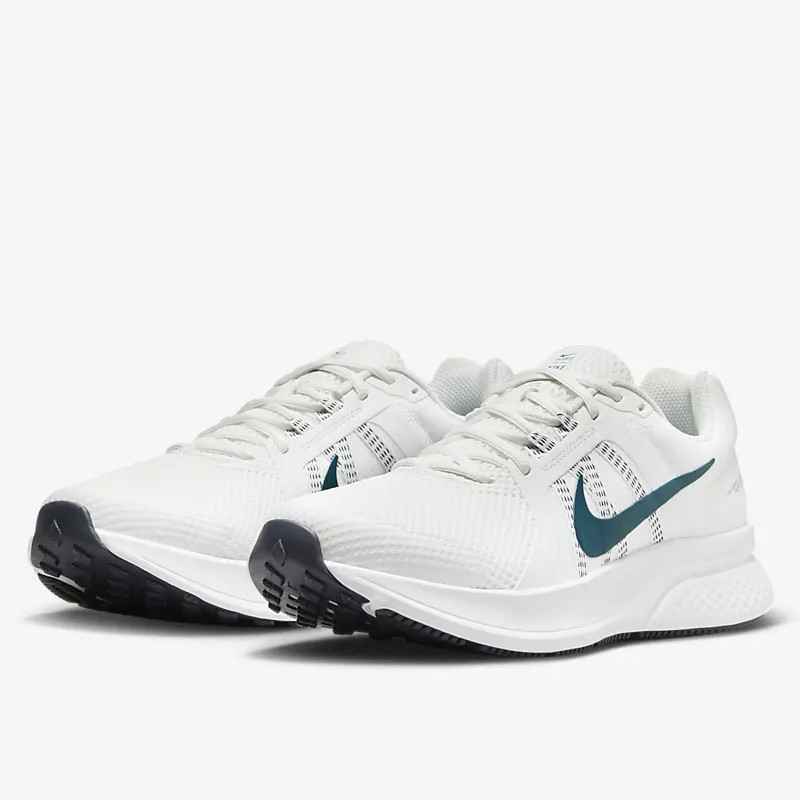 SEPATU LARI NIKE Run Swift 2