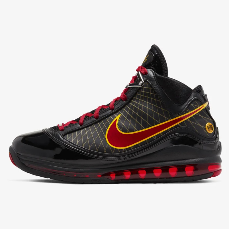 SEPATU BASKET NIKE LeBron 7 QS