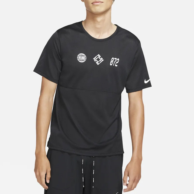 BAJU TRAINING NIKE Breathe Wild Run