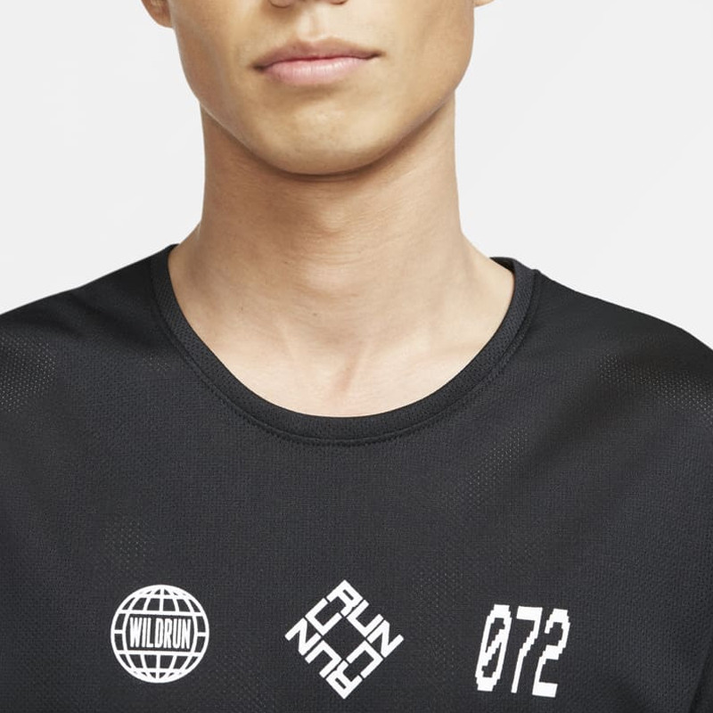 BAJU TRAINING NIKE Breathe Wild Run
