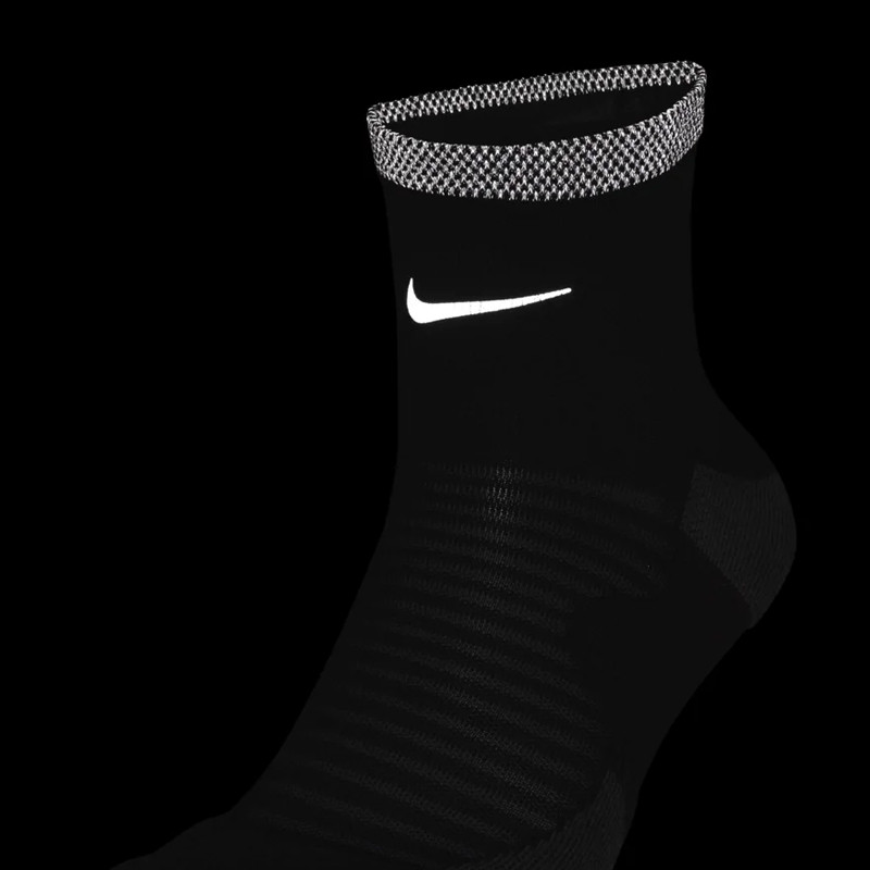 KAOS KAKI LARI NIKE Dri-FIT Spark Cushioned Ankle Running Socks
