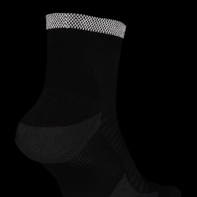KAOS KAKI LARI NIKE Dri-FIT Spark Cushioned Ankle Running Socks