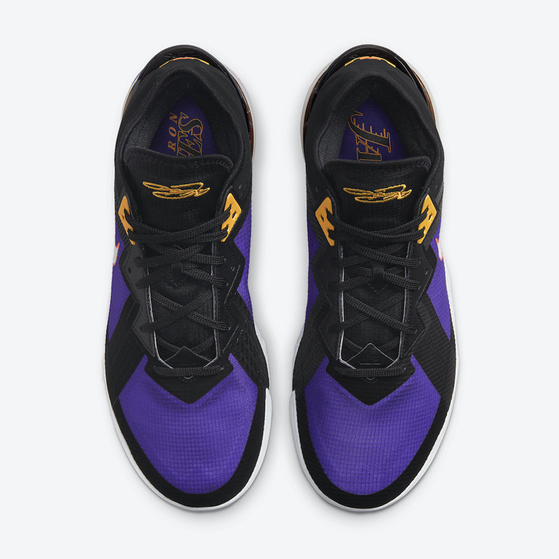 SEPATU BASKET NIKE LeBron 18 Low
