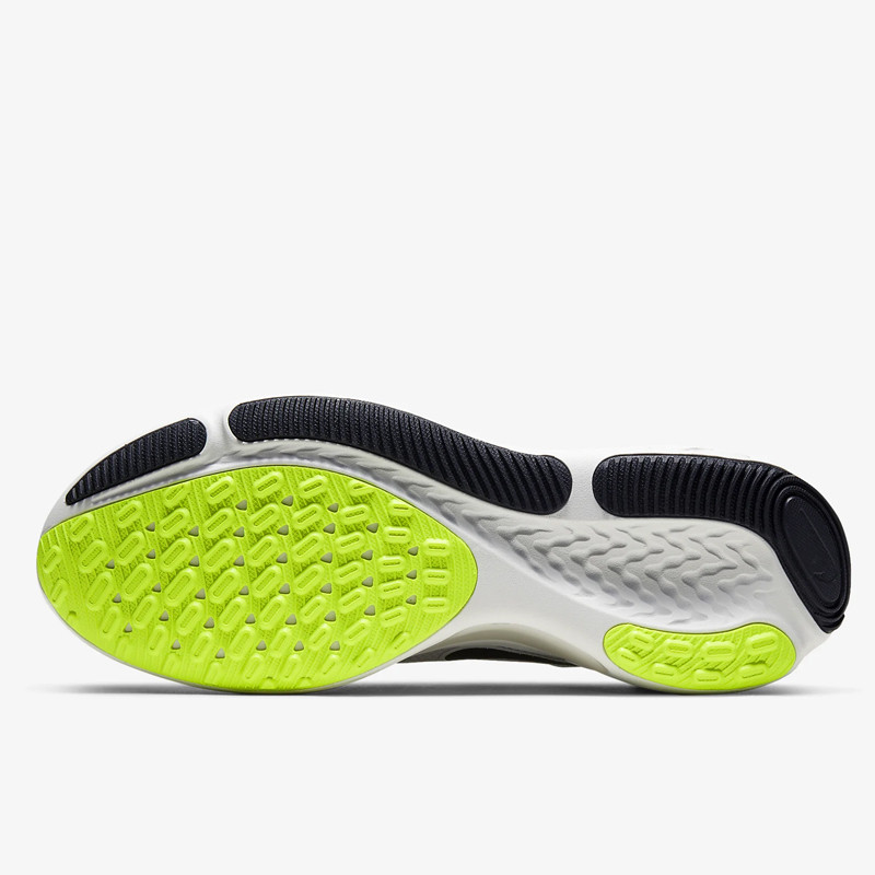 SEPATU LARI NIKE React Miler