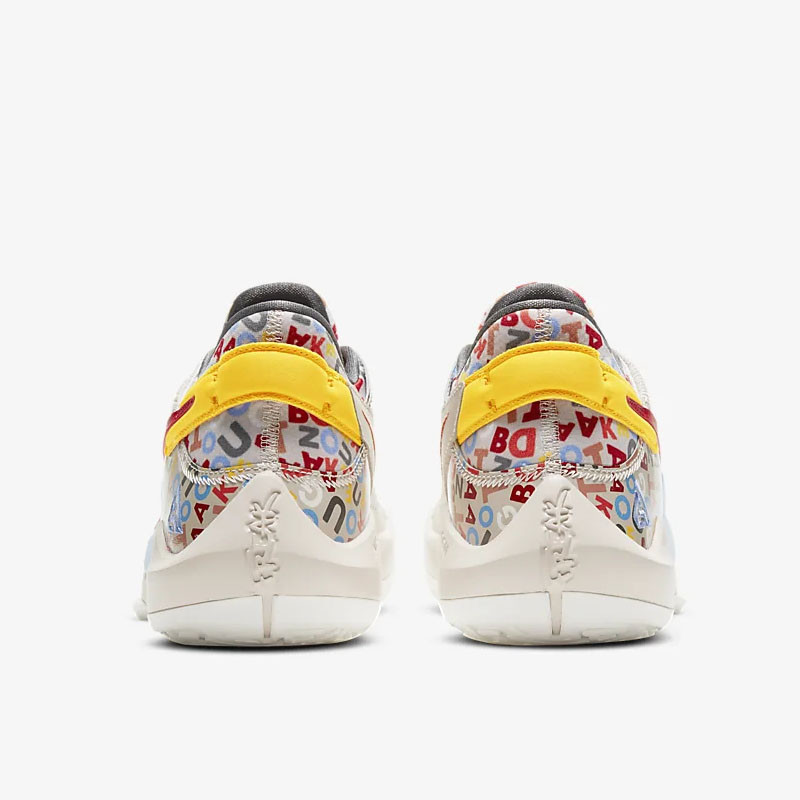 SEPATU BASKET NIKE Zoom Freak 2