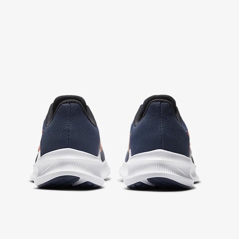 SEPATU LARI NIKE Downshifter 11