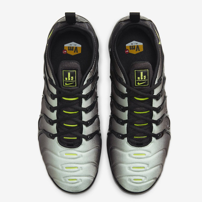 air max vapormax plus neon