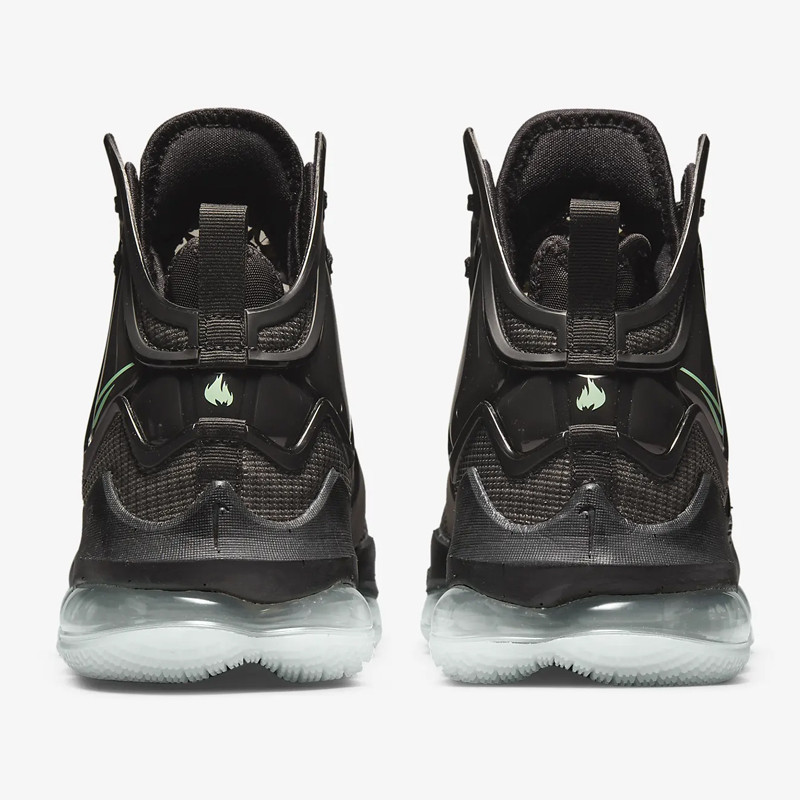 SEPATU BASKET NIKE Lebron 19