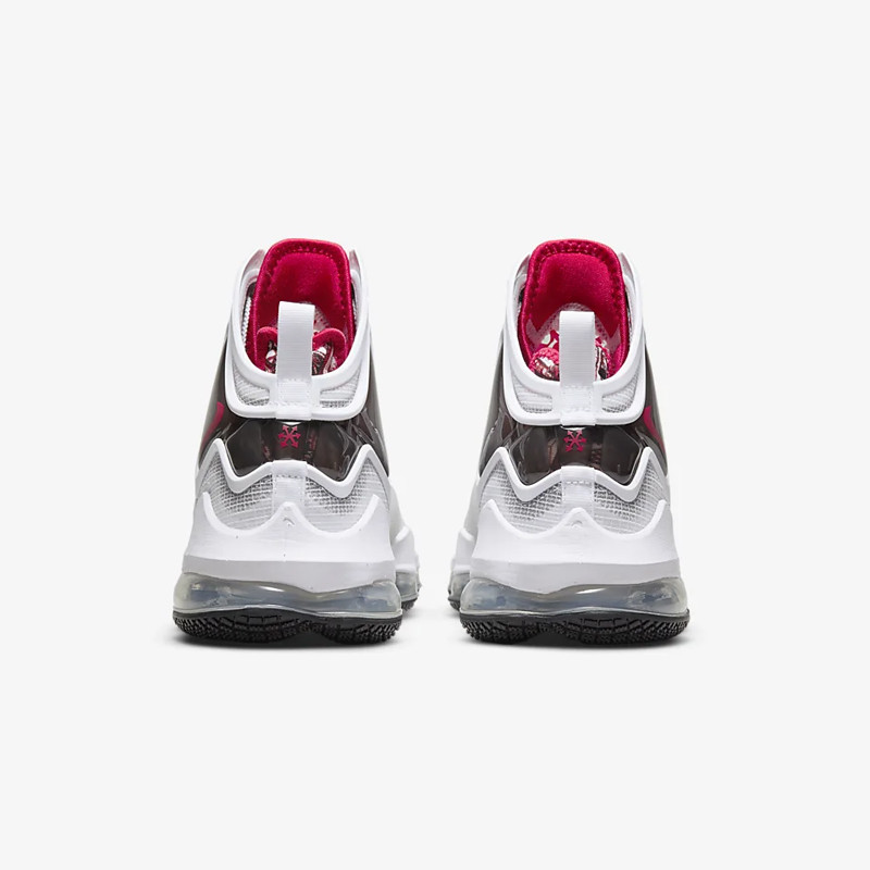 SEPATU BASKET NIKE Lebron 19