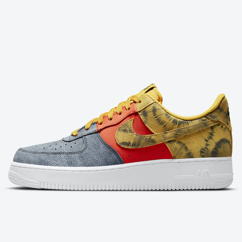 SEPATU SNEAKERS NIKE AIR FORCE 1 '07 LV8