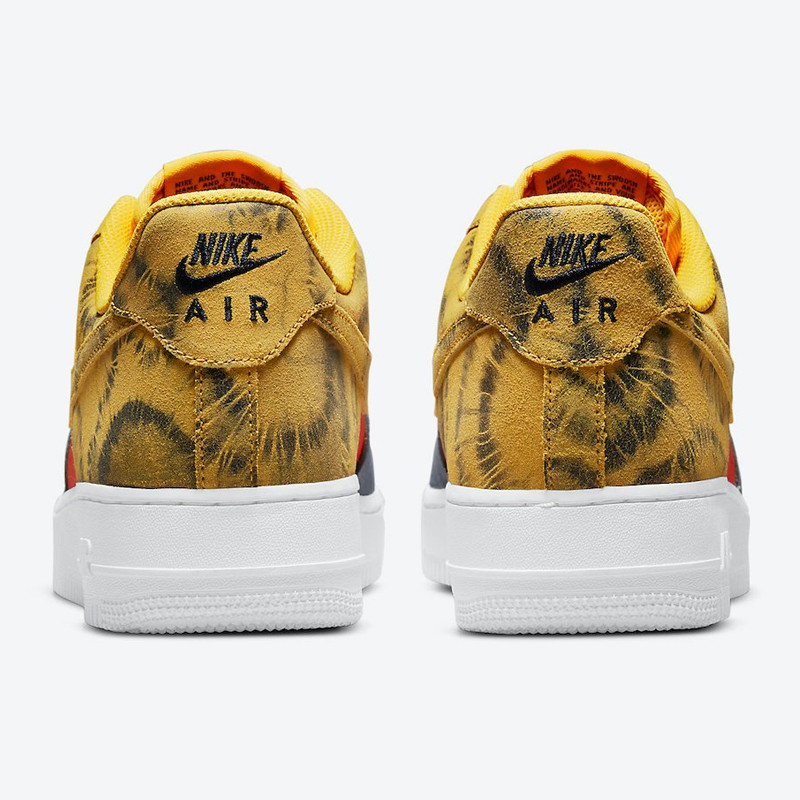 SEPATU SNEAKERS NIKE AIR FORCE 1 '07 LV8