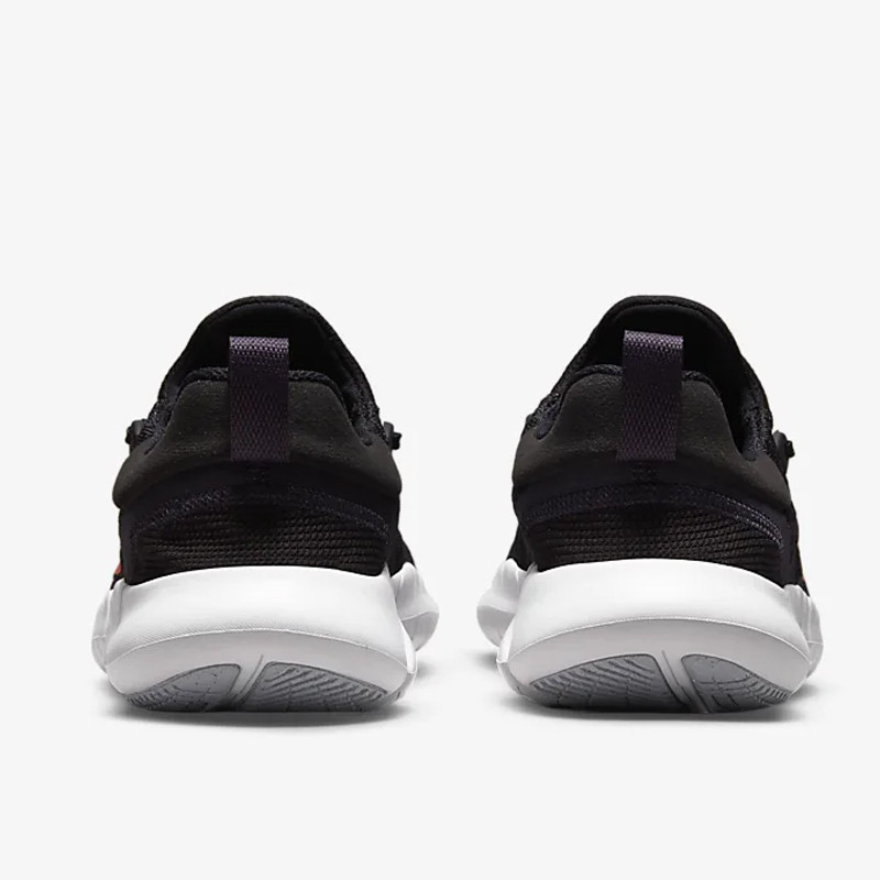 SEPATU LARI NIKE Wmns Free Run 5.0