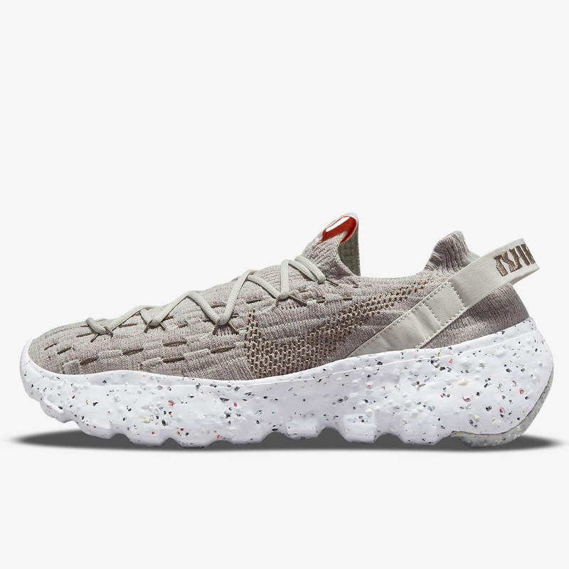 SEPATU SNEAKERS NIKE Space Hippie 04