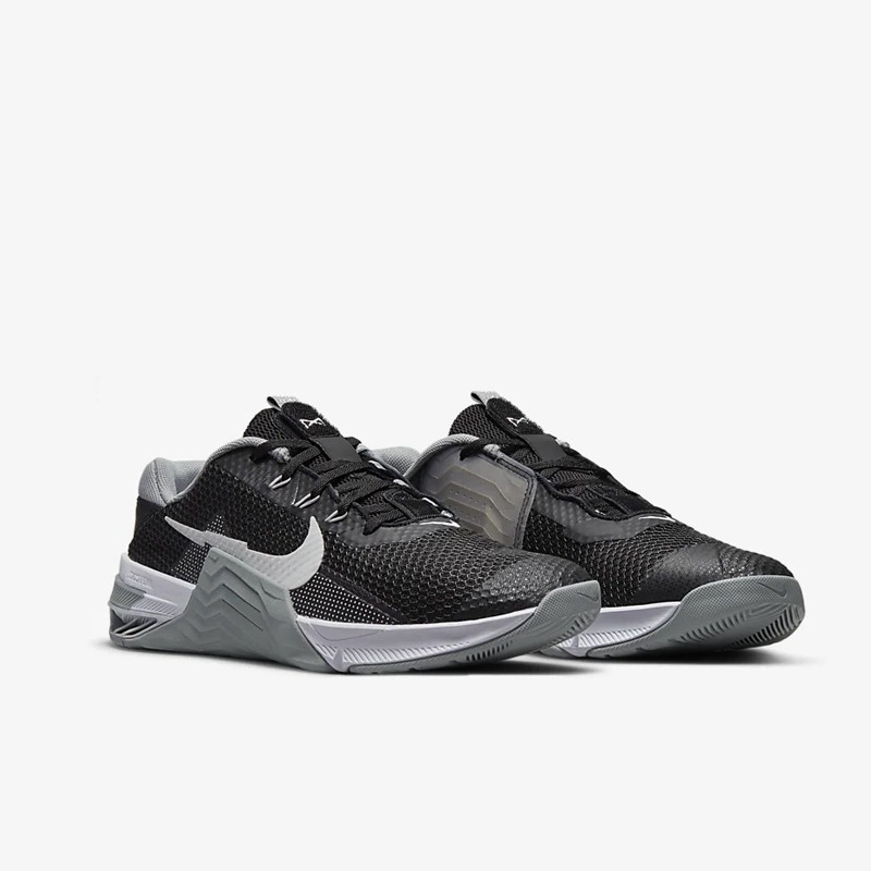 SEPATU TRAINING NIKE Metcon 7