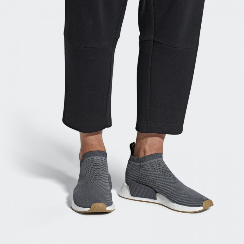 SEPATU SNEAKERS ADIDAS NMD CS2 Primeknit