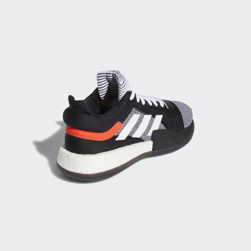 SEPATU BASKET ADIDAS Marquee Boost Low