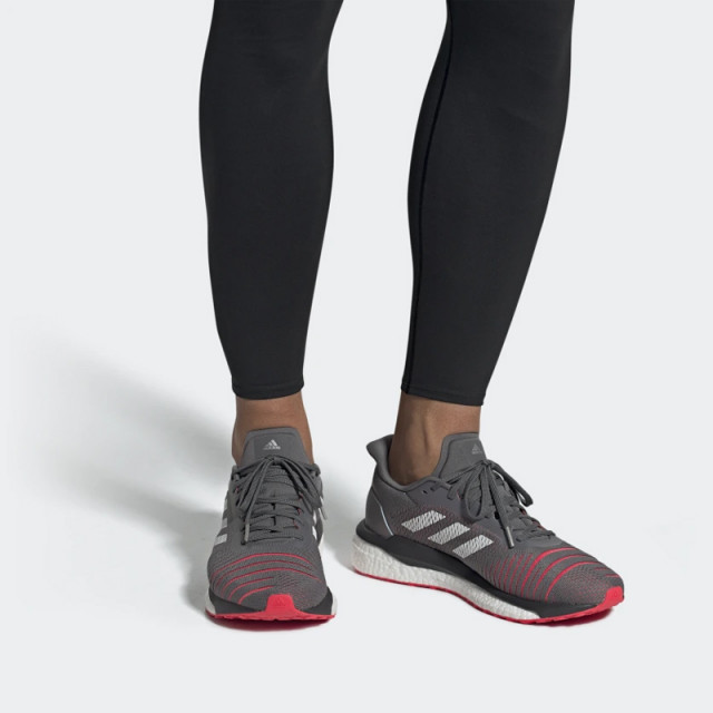 SEPATU LARI ADIDAS Solar Drive