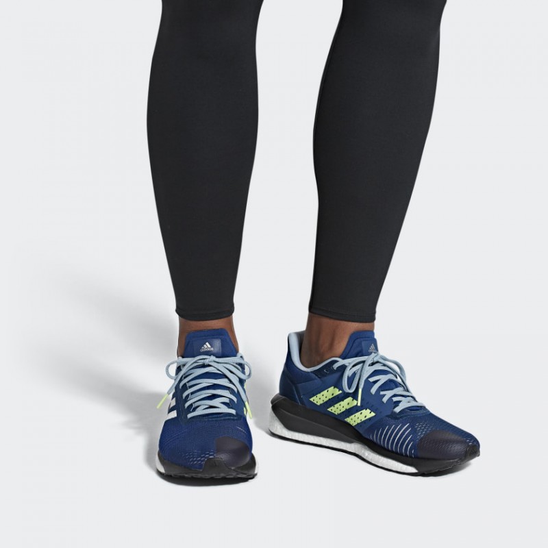 SEPATU LARI ADIDAS Solar Drive ST