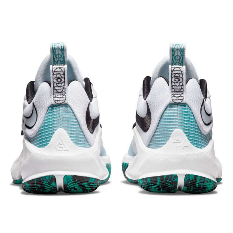 SEPATU BASKET NIKE Zoom Freak 3