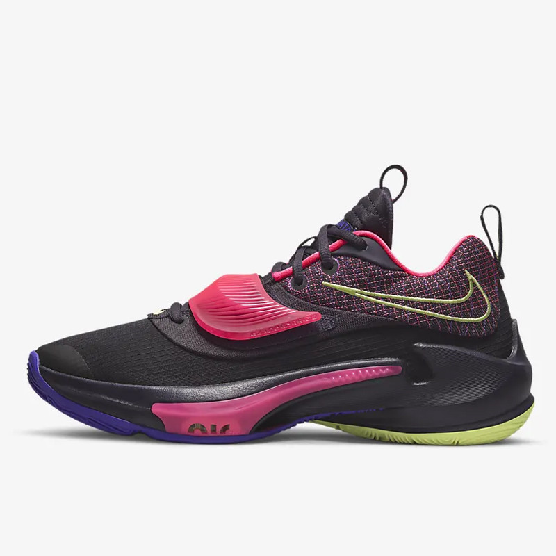 SEPATU BASKET NIKE Zoom Freak 3