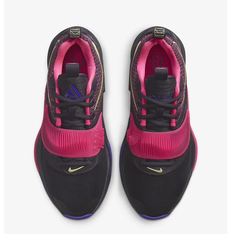 SEPATU BASKET NIKE Zoom Freak 3