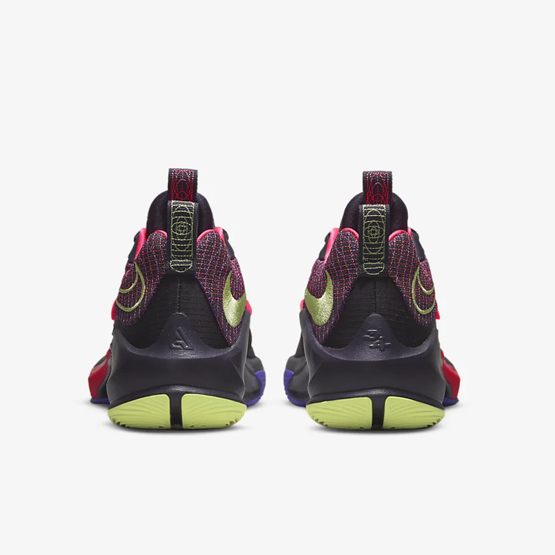 SEPATU BASKET NIKE Zoom Freak 3