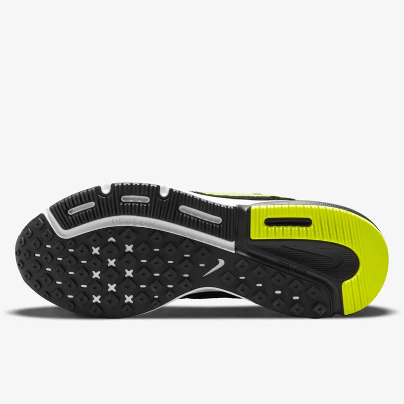 SEPATU LARI NIKE Zoom Prevail
