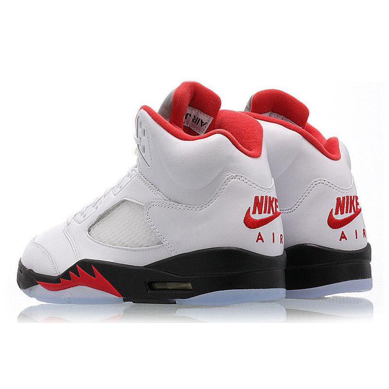 SEPATU SNEAKERS AIR JORDAN AJ 5 Retro