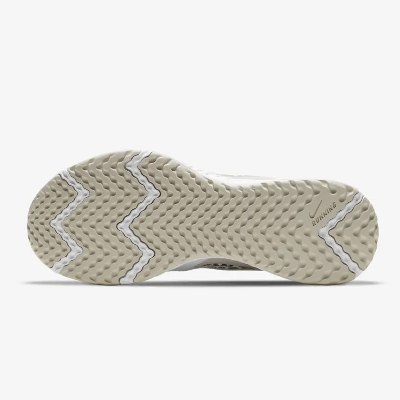 SEPATU LARI NIKE Wmns Revolution 5 PRM