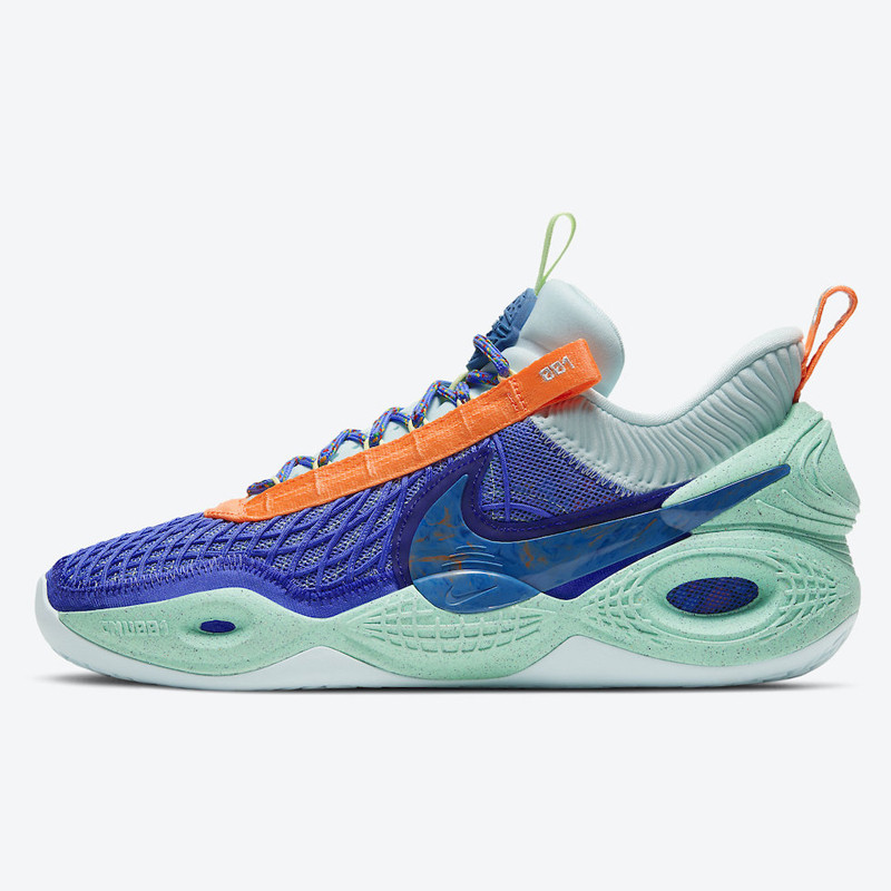 SEPATU BASKET NIKE Cosmic Unity
