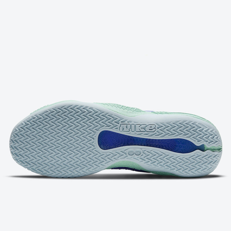 SEPATU BASKET NIKE Cosmic Unity