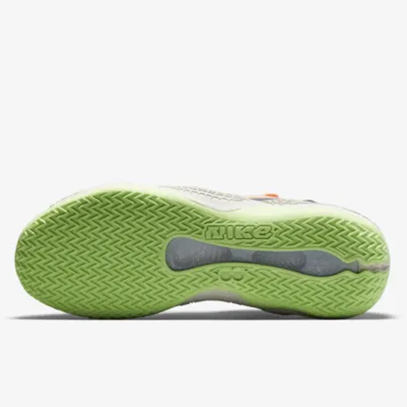 SEPATU BASKET NIKE Cosmic Unity